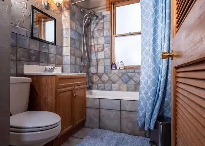 Jungle House Boutique Lofts - Downtown & Short North *
