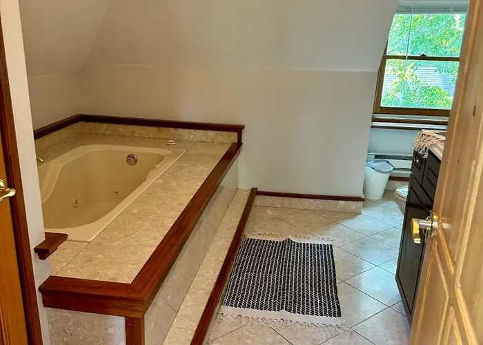 Jungle House Boutique Lofts - Downtown & Short North *